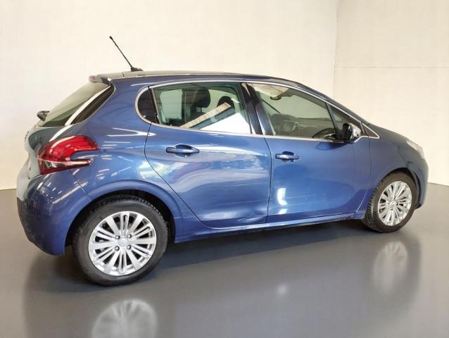 Peugeot 208 image 2