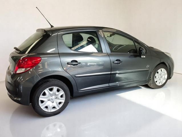 Peugeot 207 image 1