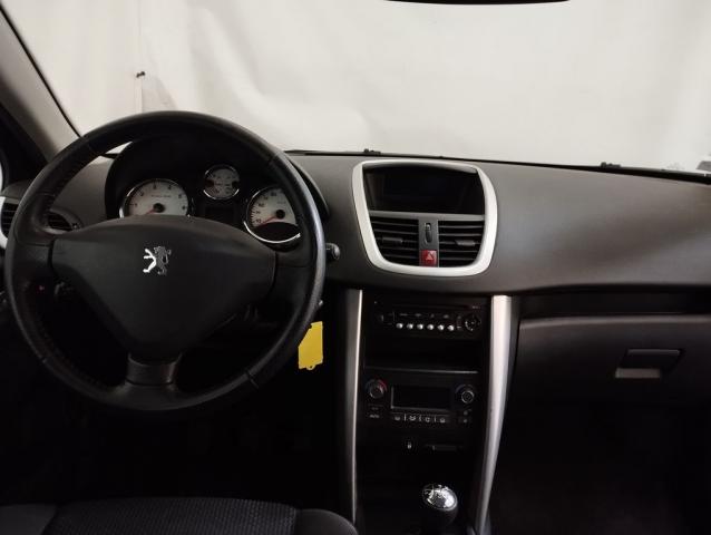 Peugeot 207 image 2
