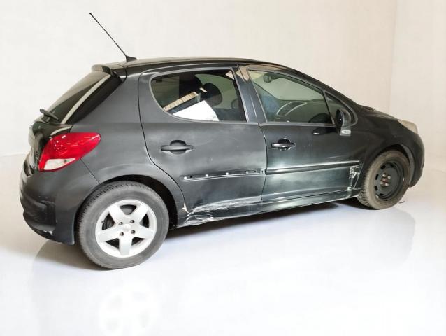 Peugeot 207 image 2