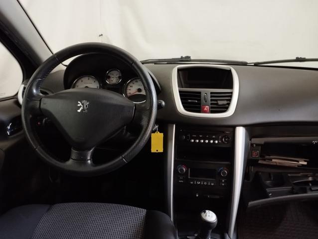 Peugeot 207 image 1