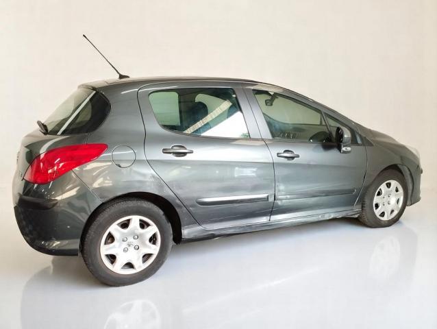Peugeot 308 image 2