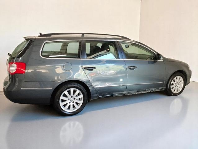 Volkswagen Passat Sw image 2