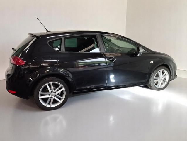 Seat Leon image 2