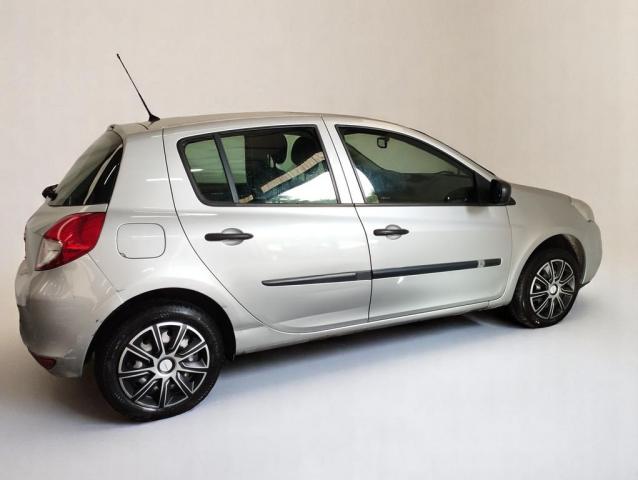 Renault Clio image 1