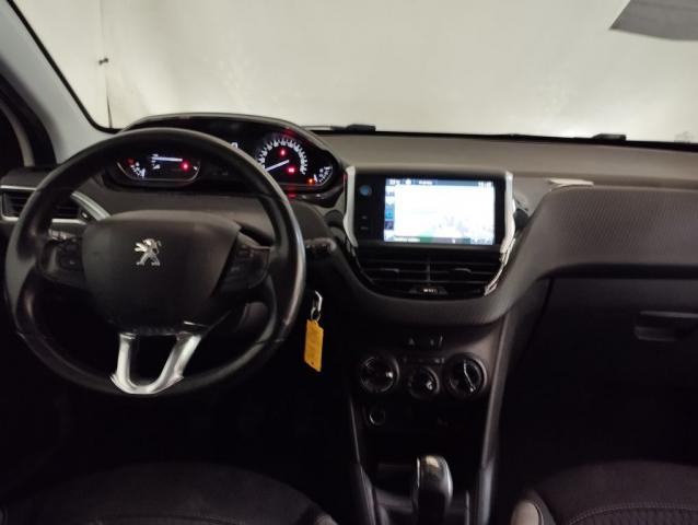 Peugeot 208 image 2