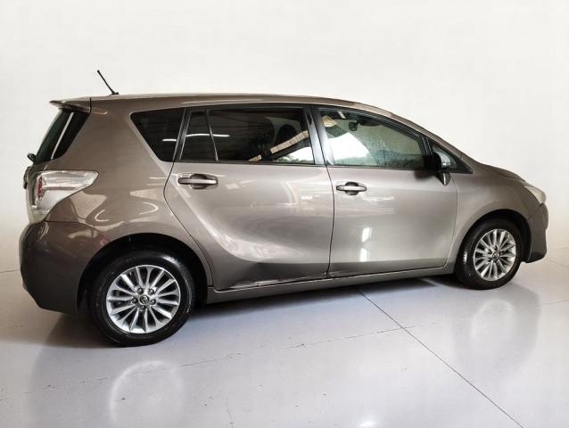 Toyota Verso image 2