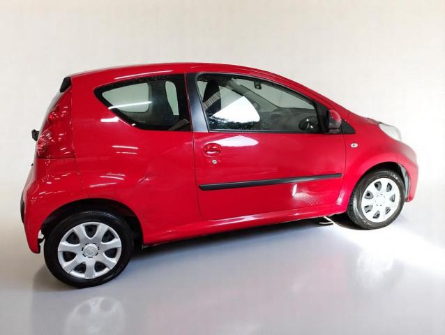 Peugeot 107 image 2
