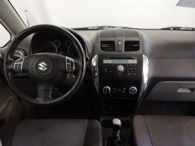 Suzuki Sx4 image 2