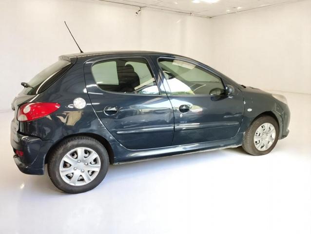 Peugeot 206+ image 2