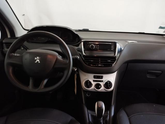 Peugeot 208 image 1