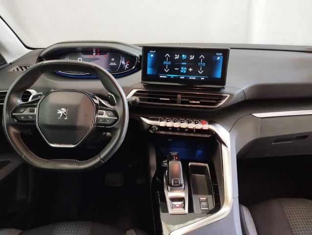 Peugeot 3008 image 2