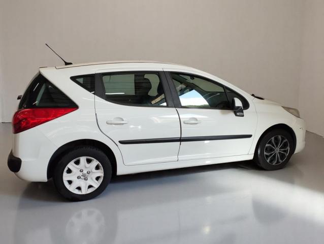 Peugeot 207 Sw image 1