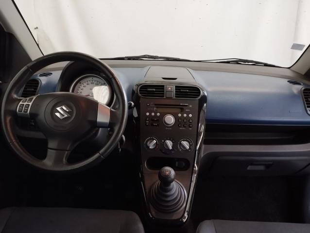 Suzuki Splash image 2