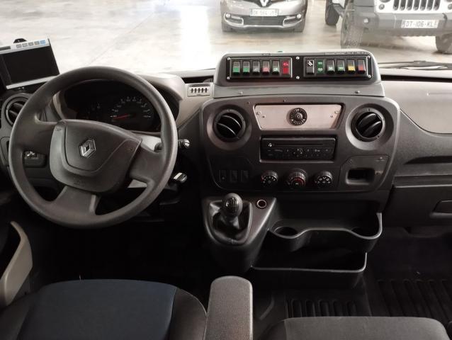 Renault Master image 2