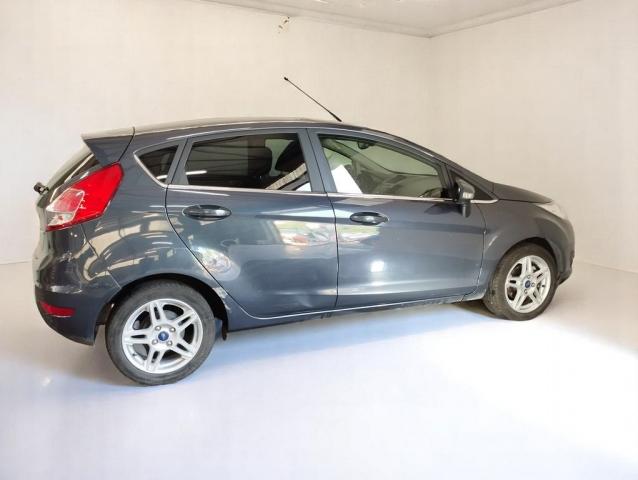 Ford Fiesta image 2