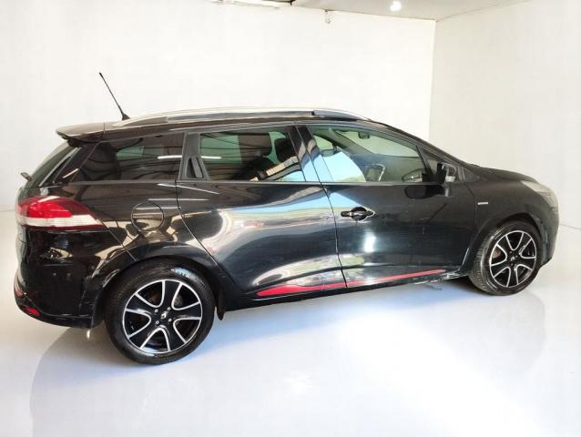 Renault Clio Estate image 2