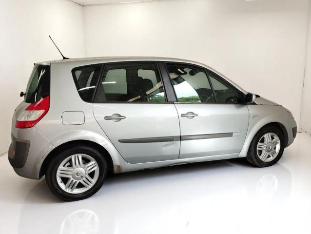 Renault Scénic image 2
