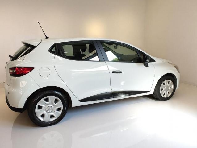 Renault Clio image 2
