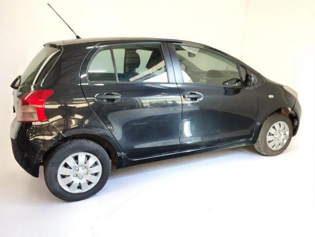 Toyota Yaris image 2