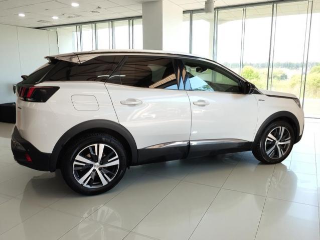 Peugeot 3008 image 2