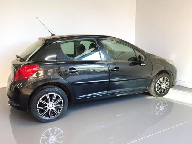 Peugeot 207 image 2