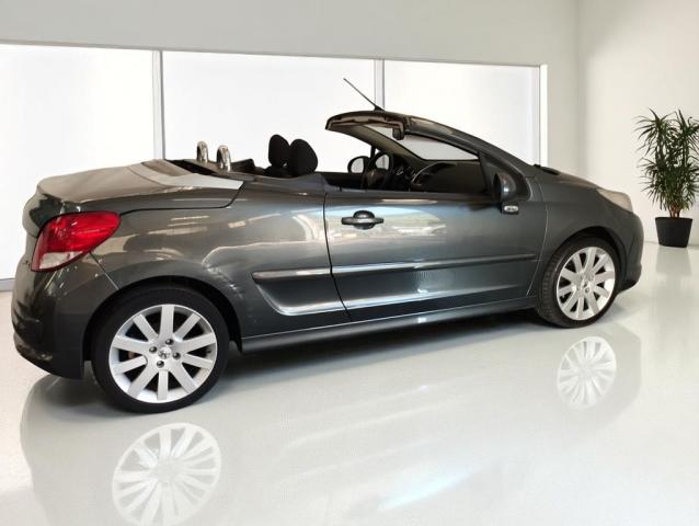 Peugeot 207 Cc image 1