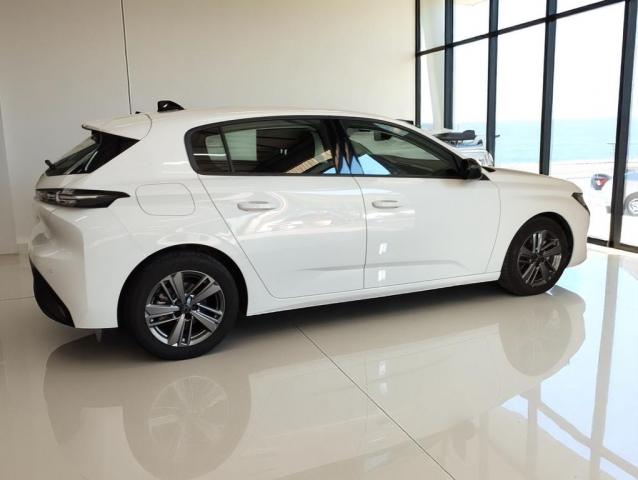 Peugeot 308 image 2