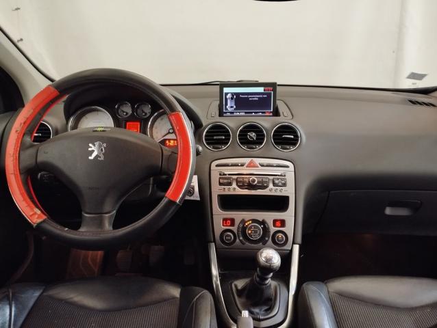 Peugeot 308 image 2