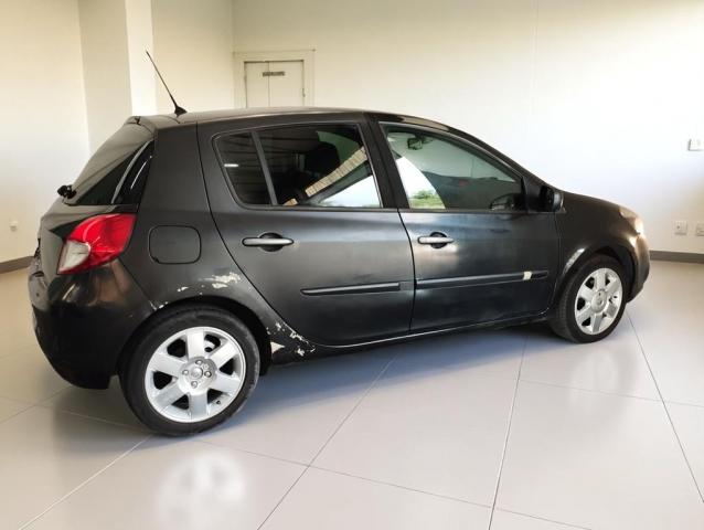 Renault Clio image 1