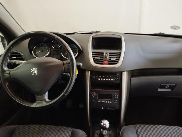 Peugeot 207 image 1