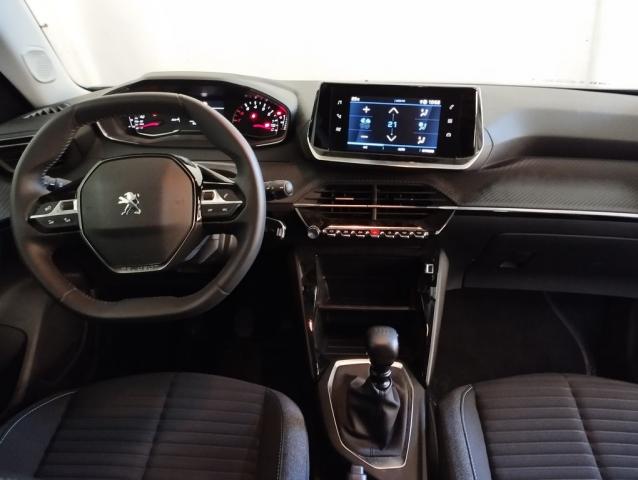 Peugeot 2008 image 2