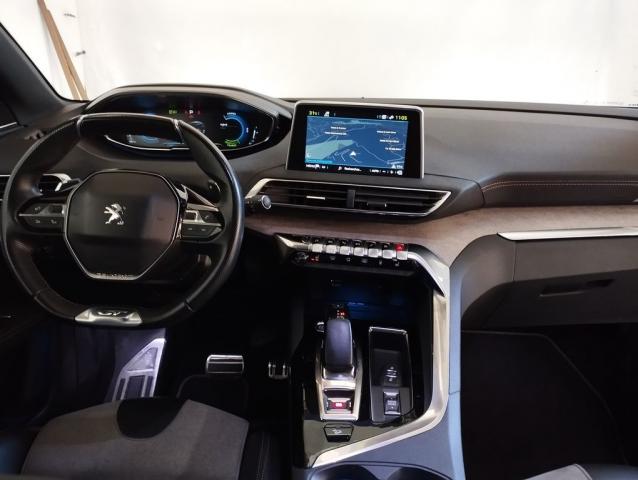 Peugeot 3008 Hybrid4 image 2
