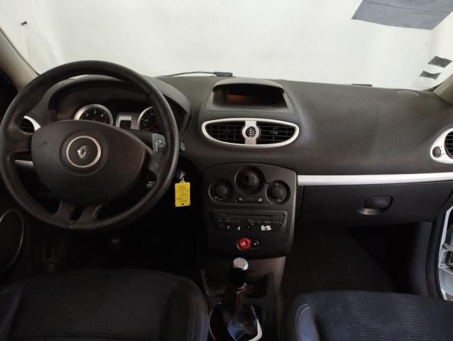 Renault Clio Estate image 1