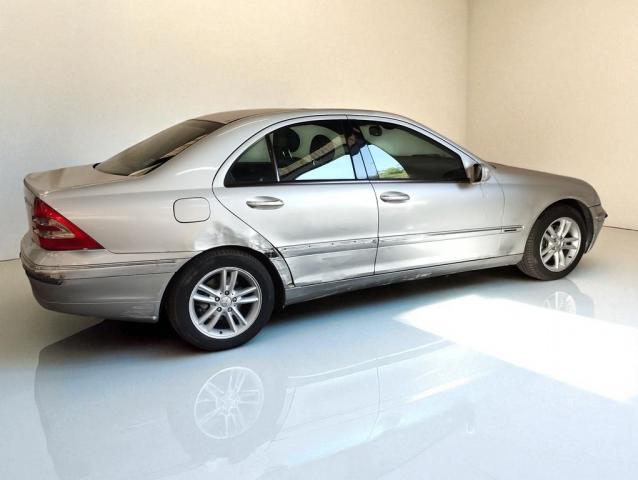 Mercedes Benz C 200 image 2