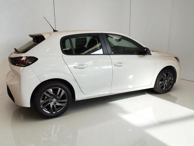 Peugeot 208 image 1