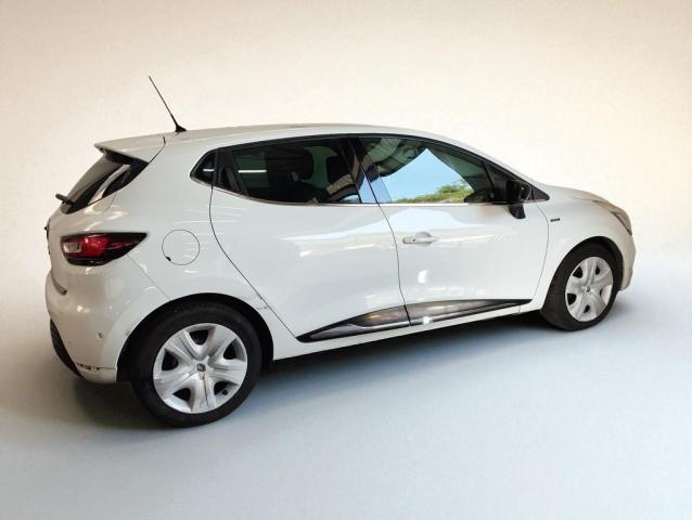 Renault Clio image 2