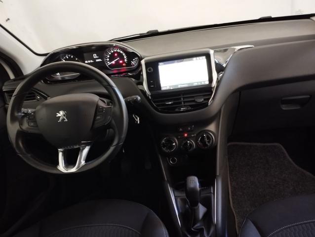 Peugeot 208 image 1