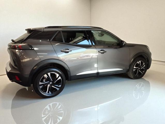 Peugeot 2008 image 2