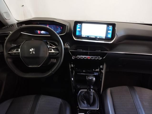 Peugeot 2008 image 1