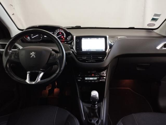 Peugeot 208 image 2