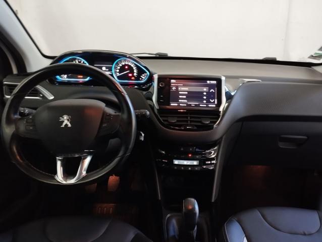 Peugeot 2008 image 2