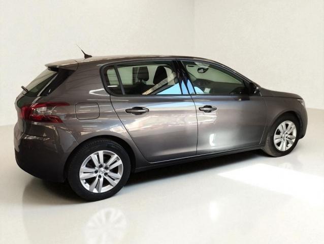 Peugeot 308 image 1
