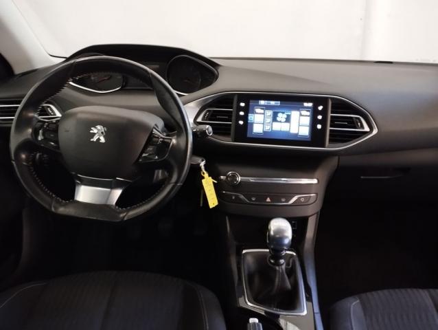 Peugeot 308 image 2