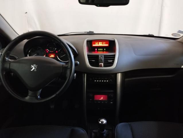 Peugeot 207 image 2
