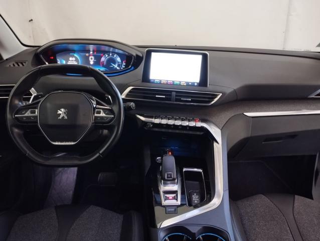 Peugeot 3008 image 2