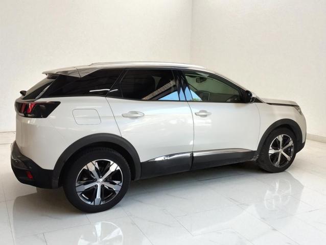 Peugeot 3008 image 2