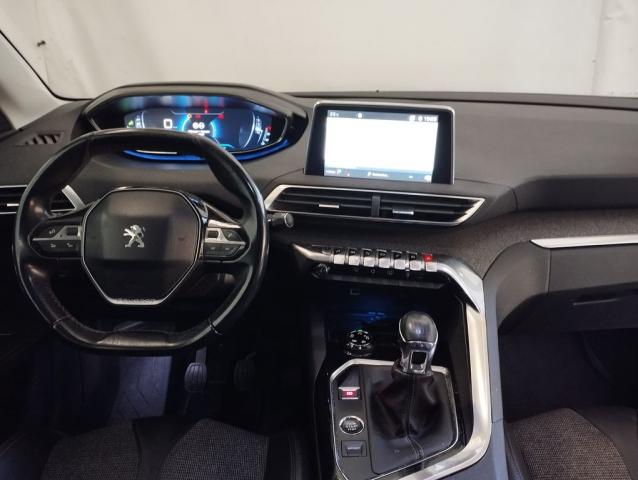 Peugeot 3008 image 1