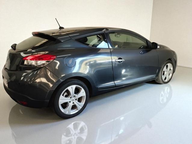 Renault Mégane Coupé image 2