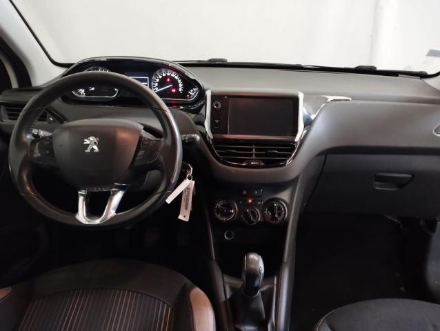 Peugeot 208 image 2